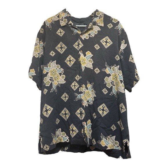 Tommy Bahama Other - TOMMY BAHAMA Silk Hawaiian Navy and Lime Shirt size XL Hawaii Luau Travel